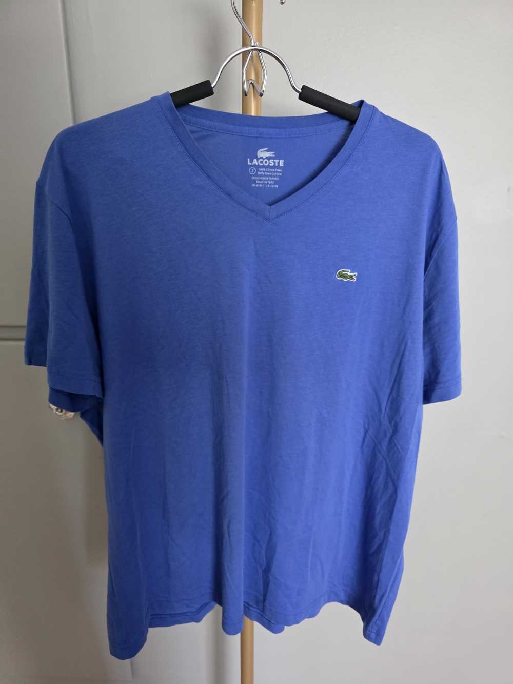 Lacoste Men's V-Neck Short Sleeve Tee in Royal Blue with Green Crocodile